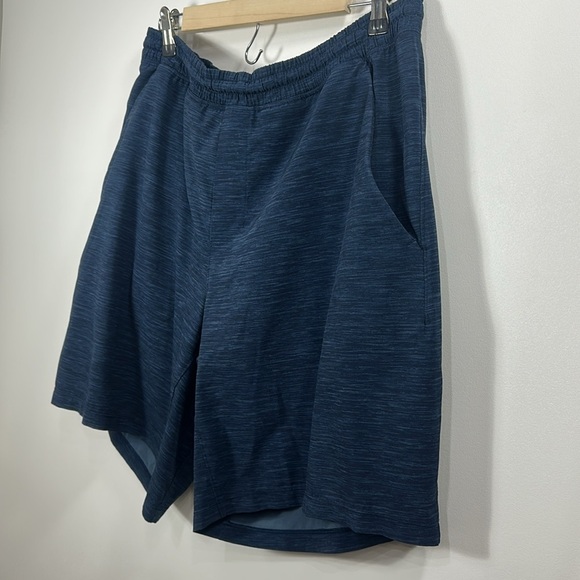 Lululemon Men’s blue lined athletic shorts size XL. - Picture 2 of 9